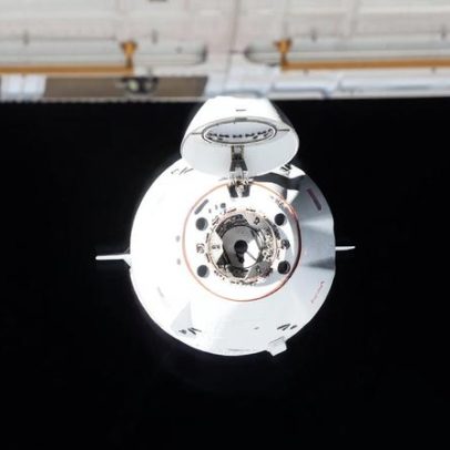SpaceX Dragon se prepara para desatracagem e retorno à Terra