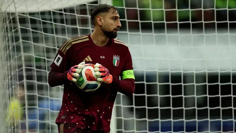Gianluigi Donnarumma joga pela Itália