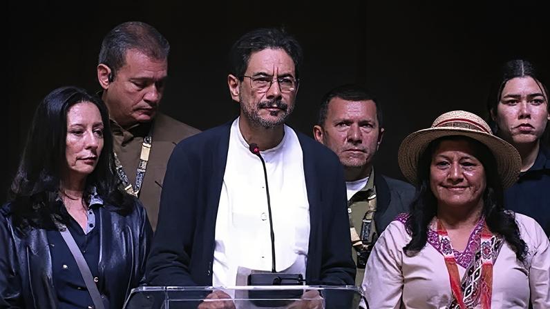 Iván Cepeda se pronuncia após o segundo turno da eleição presidencial da Colômbia
