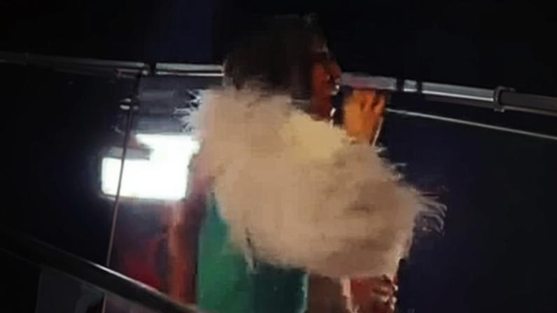 Após polêmica, Ivete Sangalo e Claudia Leitte interagem em show