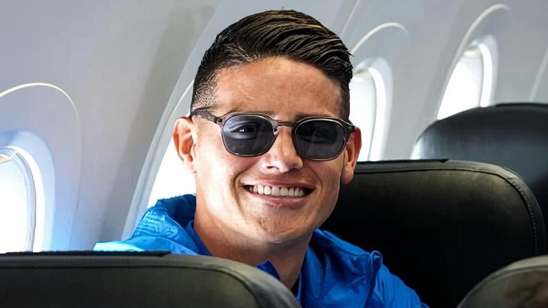 James Rodríguez, da Colômbia, durante viagem para disputar a Copa do Mundo