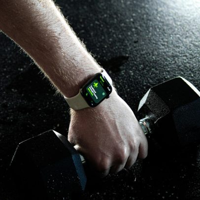 Como os smartwatches calculam as calorias gastas, explicam especialistas