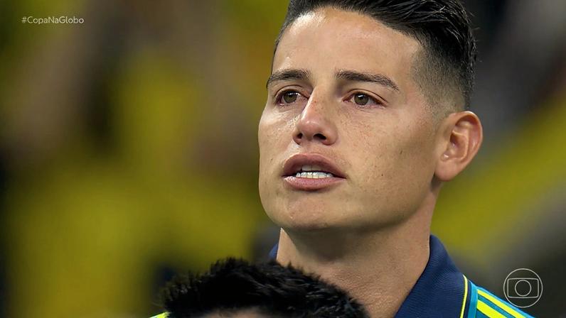 James Rodríguez emocionado antes de Colômbia x Uzbequistão — Foto: Reprodução
