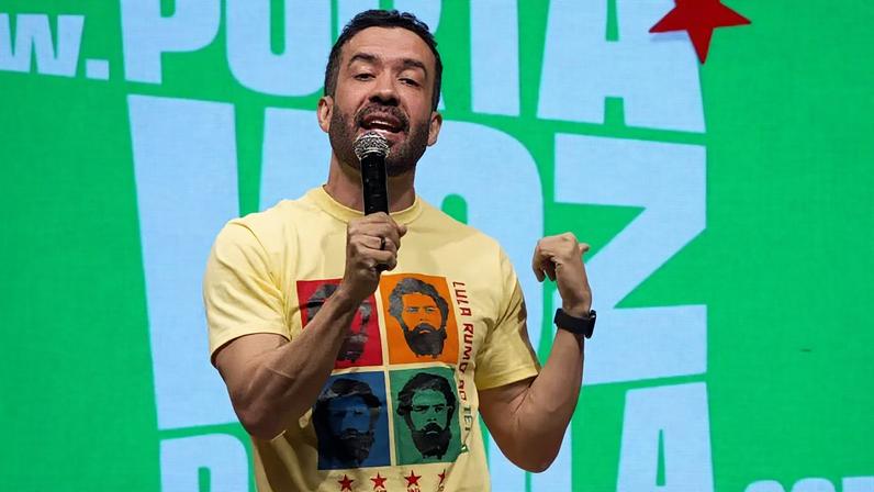 André Janones discursou em evento do PT em Brasília na 3ª feira (9.jun.2026)