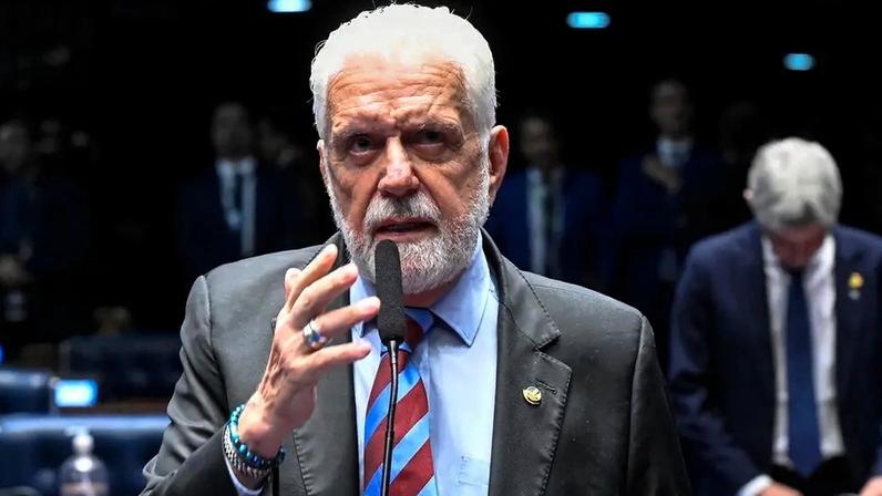 Mensagens do senador com Augusto Lima apontam encontro para tratar de interesses do banco no Senado. (Foto: Carlos Moura/Agência Senado)