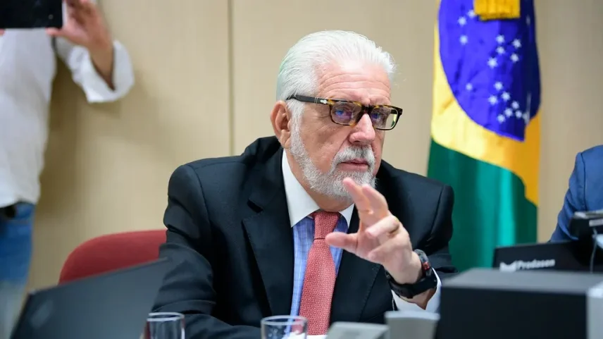 Investigação apontou que líder de Lula mantinha contato frequente com empresário ligado a Vorcaro. (Foto: Pedro França/Agência Senado)