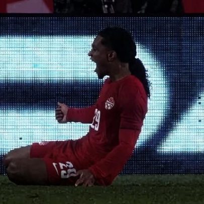 Canadá vence Uzbequistão sem Davies, anfitrião da Copa