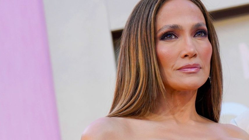 A estrela Jennifer Lopez na avant-première de 'Paixão de Escritório' (2026)