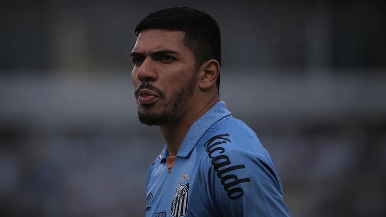 João Paulo, goleiro do Santos, em jogo contra o Vasco pelo Campeonato Brasileiro