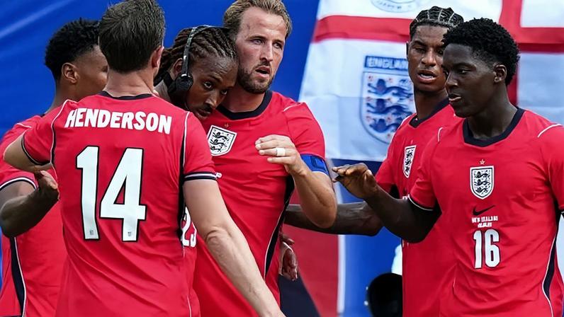 Jogadores da Inglaterra comemoram gol de Harry Kane em amistoso contra a Nova Zelândia