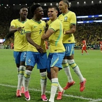 Nova série mostra reconstrução da seleção e até carrinho em Ancelotti