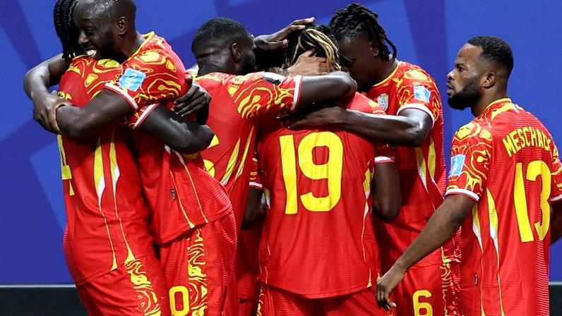 Jogadores do RD Congo comemoram o gol da virada sobre Uzbequistão: Copa com 48 seleções