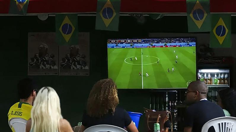 O que abre e fecha nos dias de jogos do Brasil