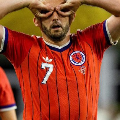 Escócia vence Haiti e lidera o grupo com o Brasil