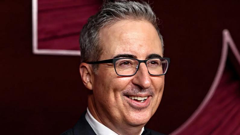 John Oliver realiza sonho de estrelar em novela e garante dois papéis convidados