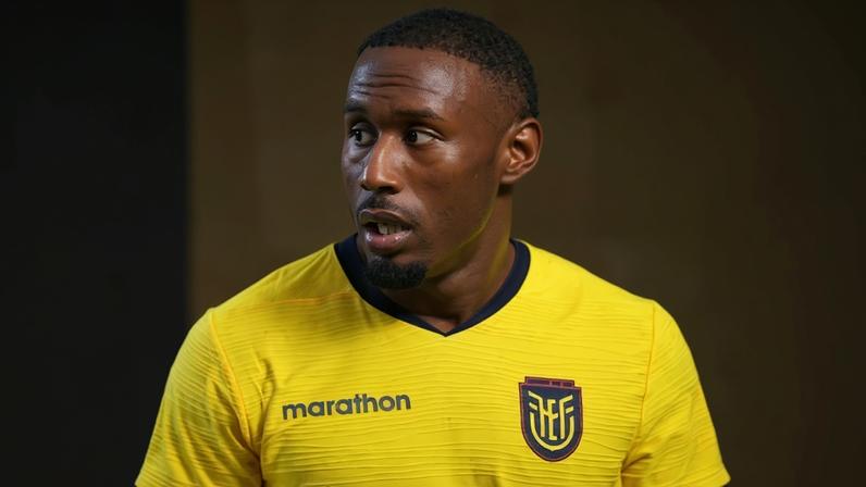 John Yeboah em ação durante jogo entre Equador e Curaçao na Copa do Mundo