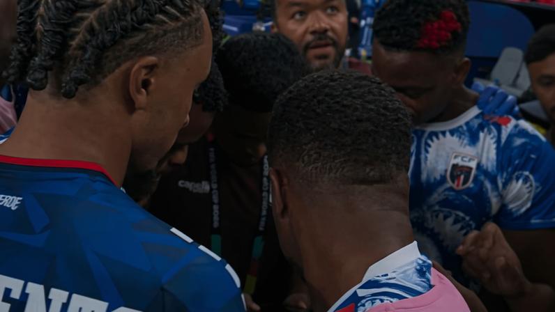 Jogadores de Cabo Verde acompanharam Uruguai x Espanha pelo celular