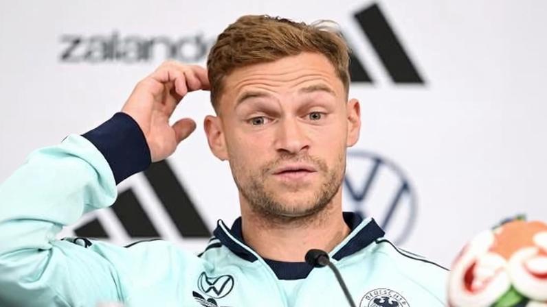 Joshua Kimmich, da Alemanha, relatou um encontro com uma cobra venenosa