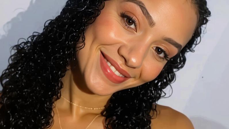 Mulher de 19 anos é achada morta ao lado de moto perto de motel no PI