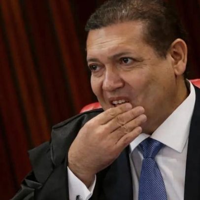 TSE envolvido em debate sobre censura após pedido de Flávio Bolsonaro