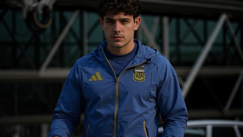 Julián Álvarez, da Argentina, chega a Kansas City para a Copa do Mundo