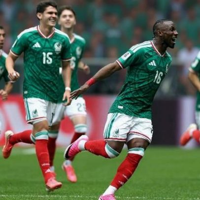 Costa Rica vence estreia contra a África do Sul