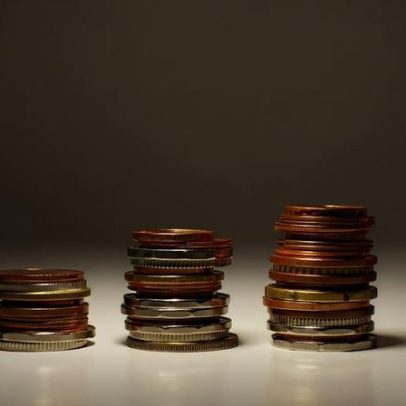 Copom: XP prevê Selic em 14,25% e freio aos cortes, mesmo com fim da guerra