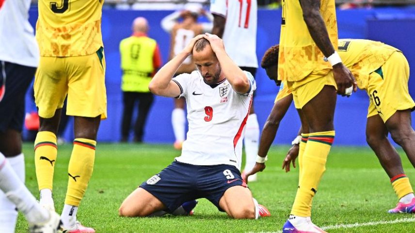 Kane lamenta após desperdiçar chance clara em Inglaterra x Gana