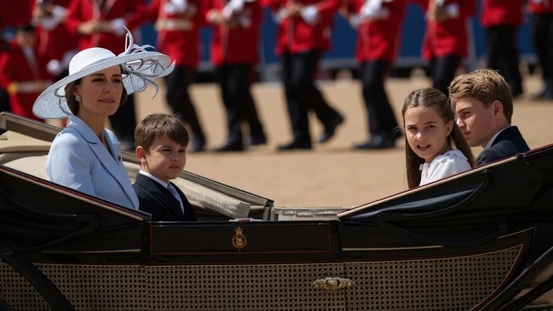 Kate Middleton com George, Charlotte e Louis — Foto: Getty Images