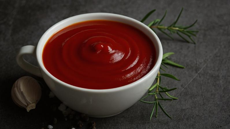 Ketchup em tigela- Metrópoles
