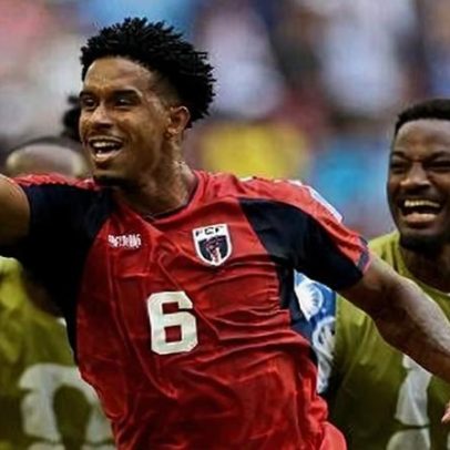 Irã assume liderança do grupo e Lenini marca gol na Copa de Trump