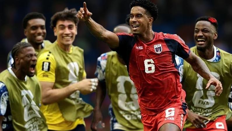 Kevin Pina comemora gol do Cabo Verde contra o Uruguai pela Copa do Mundo