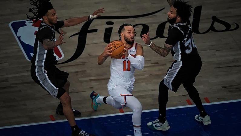 Spurs conseguirão a segunda vitória em Nova York empatando a série?