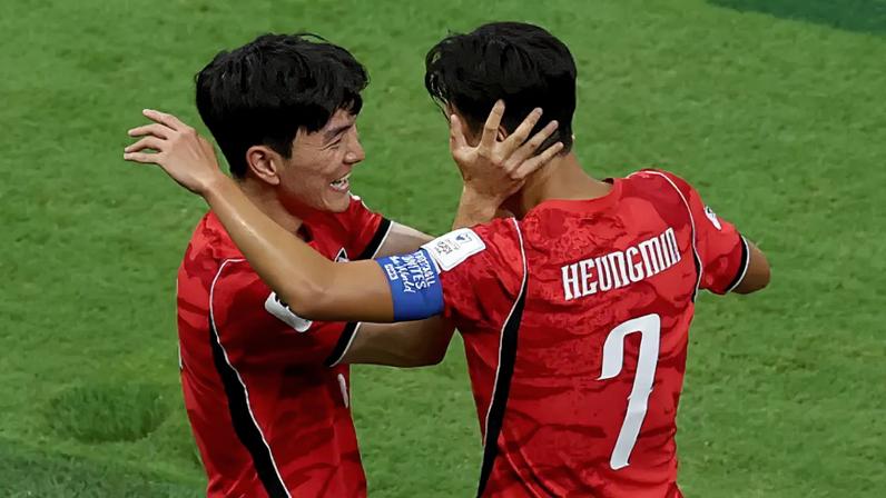 Seleção Sul-Coreana durante partida contra a Tchéquia