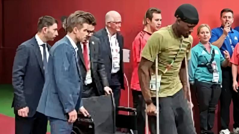 Kone é ovacionado pelos torcedores nesta quarta-feira