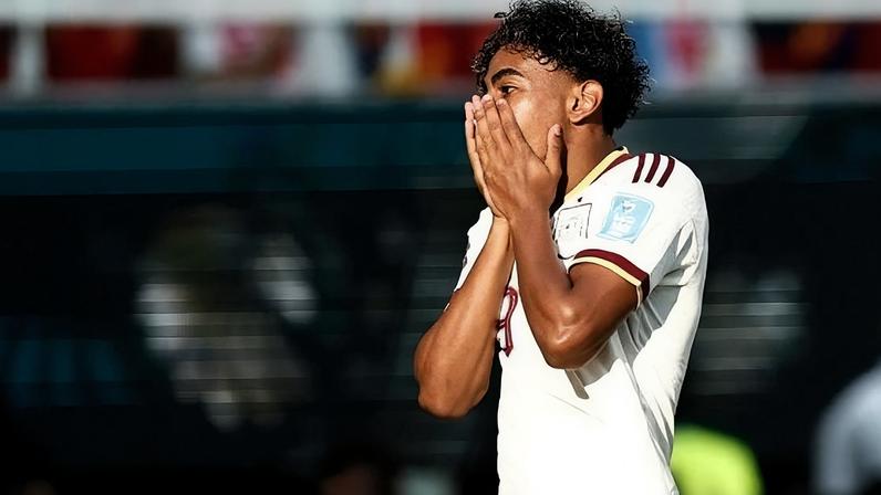 Lamine Yamal da Espanha se lamenta durante partida contra o Uruguai na Copa do Mundo 2026