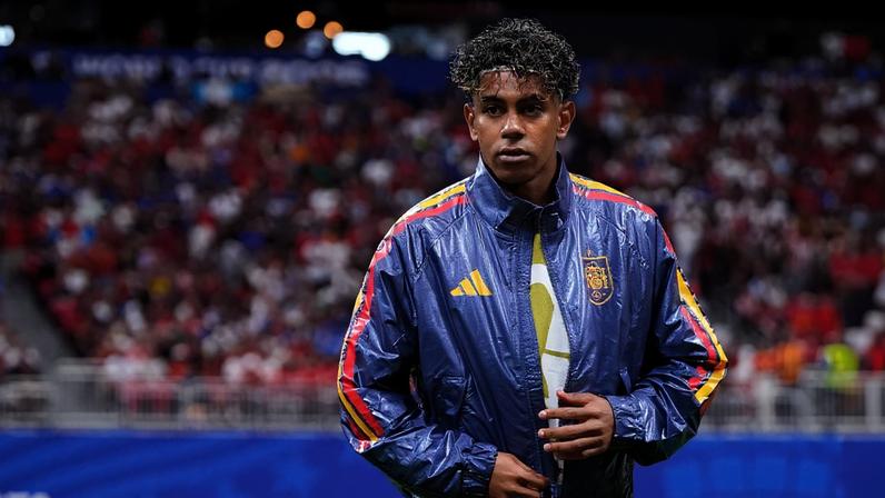 Lamine Yamal durante o jogo entre Espanha x Cabo Verde