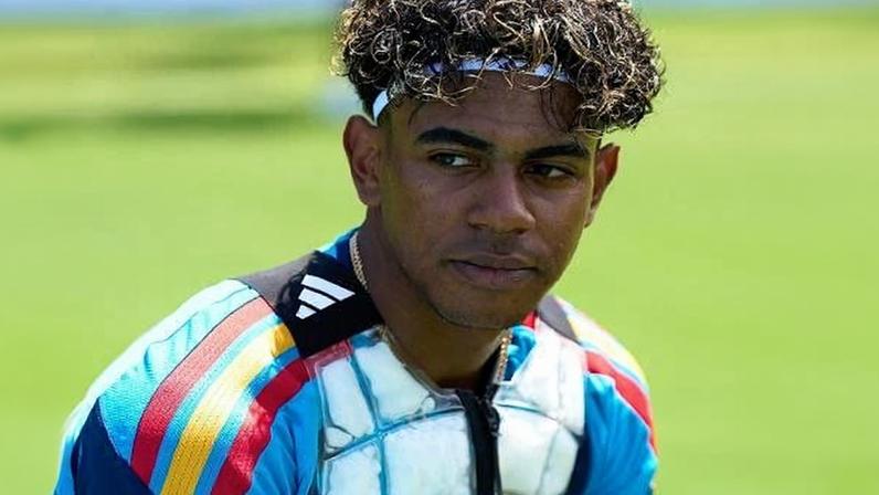 Lamine Yamal, durante treino da Espanha nos EUA
