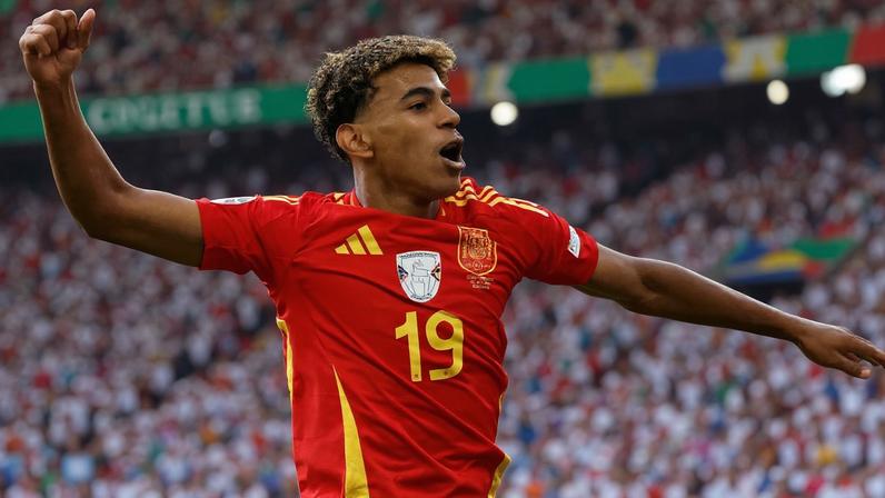 FILE PHOTO: Soccer Football - Euro 2024 - Quarter Final - Spain v Germany - Stuttgart Arena, Stuttgart, Germany - July 5, 2024 Spain's Lamine Yamal celebrates after Dani Olmo scores their first goal REUTERS/Heiko Becker/File Photo