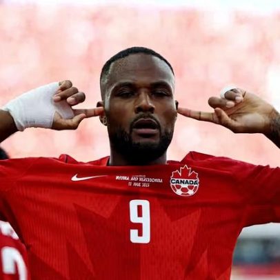 Canadense imita comemoração de atacante do Corinthians na Copa do Mundo