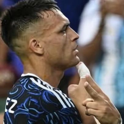 Argentina vence Honduras com pênalti polêmico e Messi no banco