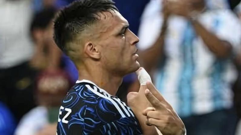Lautaro Martínez, da Argentina, comemora gol contra Honduras