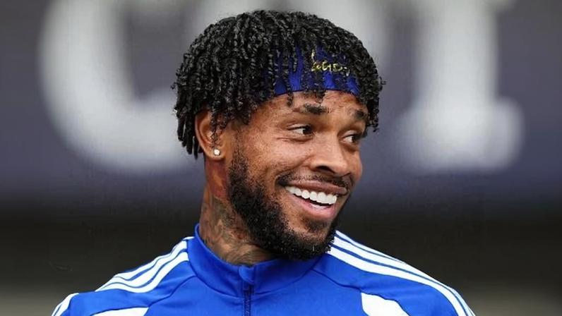 Leandro Bacuna, da seleção de Curaçao, durante amistoso contra a Escócia antes da Copa do Mundo