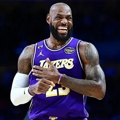 LeBron James afirma ser o maior da história do basquete