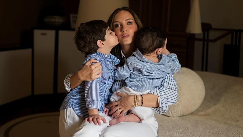 Lelê Saddi com os filhos, Francisco, 3, e João, 8 meses — Foto: Reprodução/redes sociais