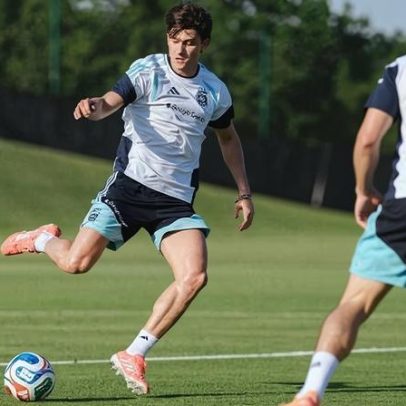 Zagueiro argentino sofre lesão muscular e fica fora da Copa do Mundo