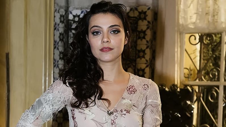 Leticia Pérsiles em "Além do Tempo"