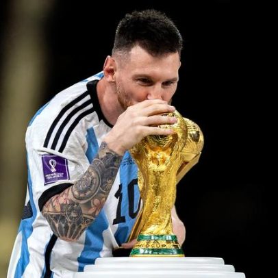 Imprensa internacional celebra Messi após show na estreia da Copa