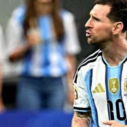 Messi supera pênalti perdido, quebra recorde de gols e Argentina vence