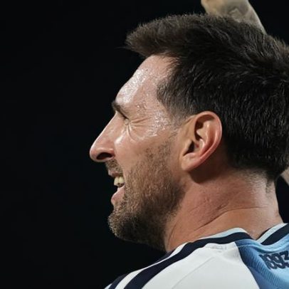 Samir Carvalho afirma que Messi supera Maradona na carreira